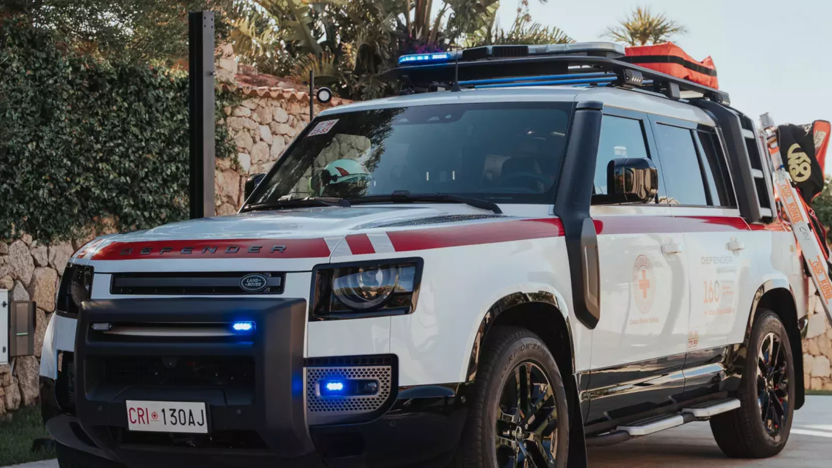 Defender Partnerschaft mit Britischem Roten Kreuz